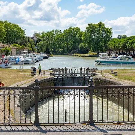 Pour Des Vacances Idylliques Pres De La Cite ! *