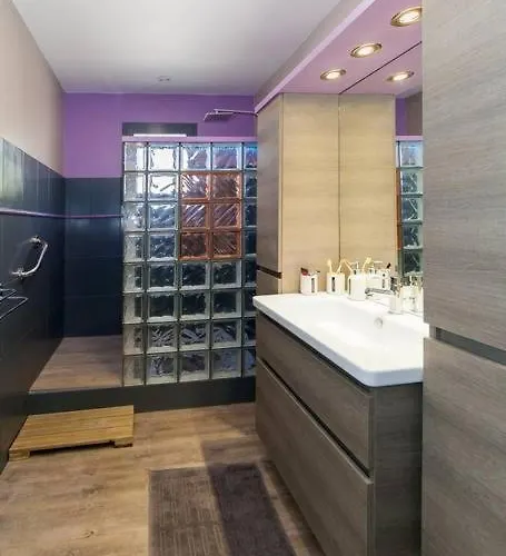 Pour Des Vacances Idylliques Près De La Cité ! Villa *