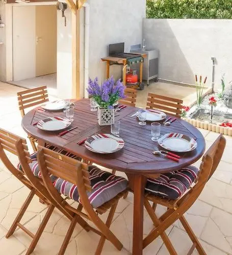 Villa Pour Des Vacances Idylliques Près De La Cité !